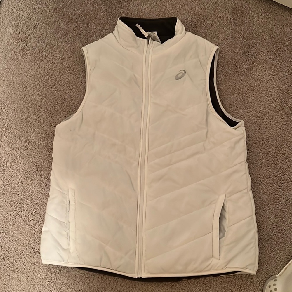 Womens puffer vest ASICS white size large
